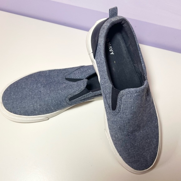 Old Navy big boys slip on shoe, blue canvas, size 5 - Picture 7 of 8